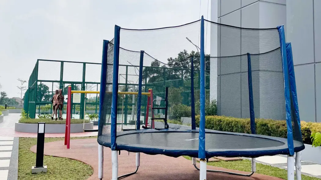 Trampolin untuk olahraga dan fun activity