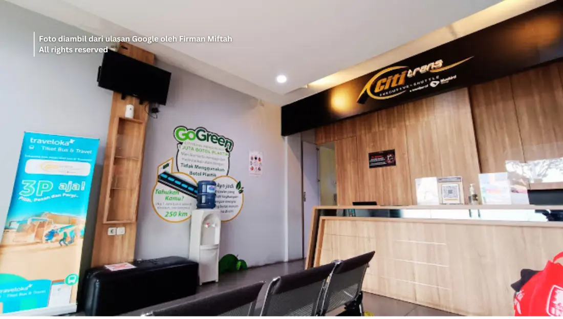 Suasana di dalam Pool Cititrans BSD