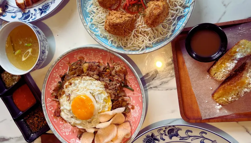 Beragam makanan di Ciak Tiam